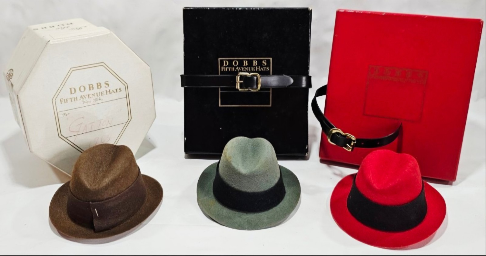 Vtg Dobbs Fifth Avenue Miniature Salesman Sample Fedora Hats w/Hat Box Lot of 3 Vtg Dobbs Fifth Avenue Miniature Salesman Sample Fedora Hats w/Hat Box Lot of 3