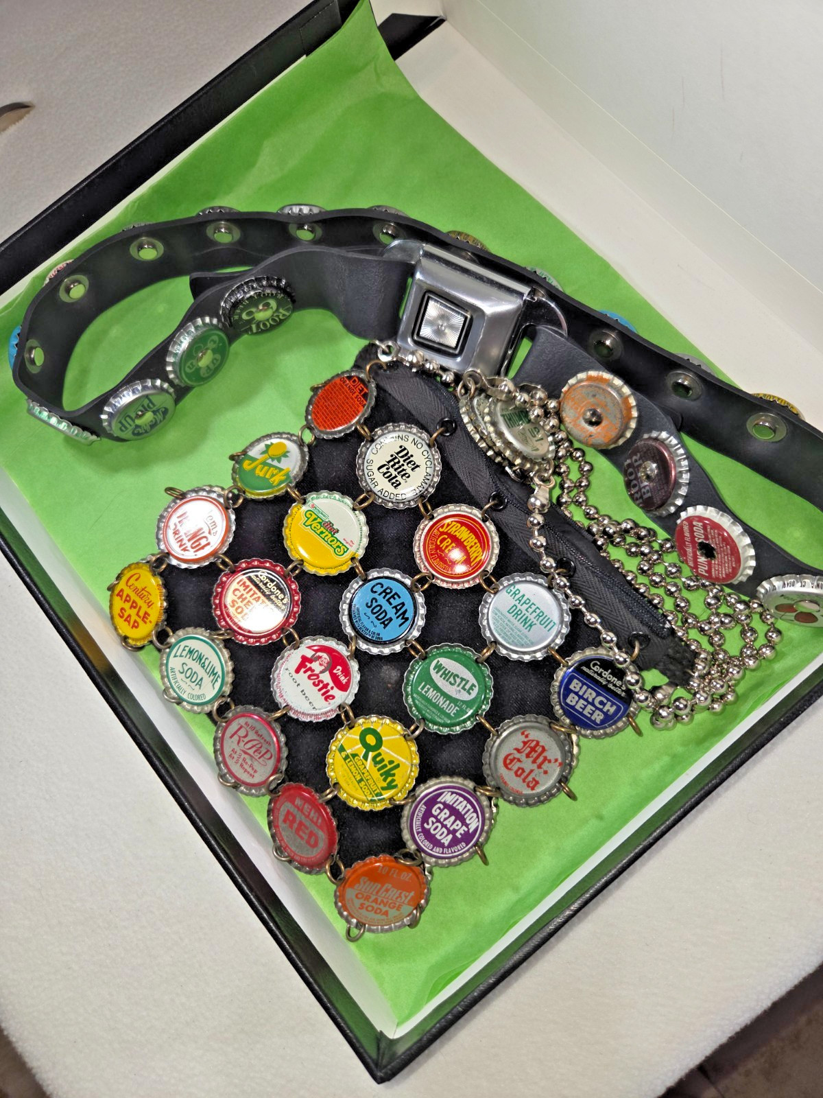 Vintage Janet Cooper Soda Bottle Cap Purse & Matching Seatbelt Belt Set 32 Waist