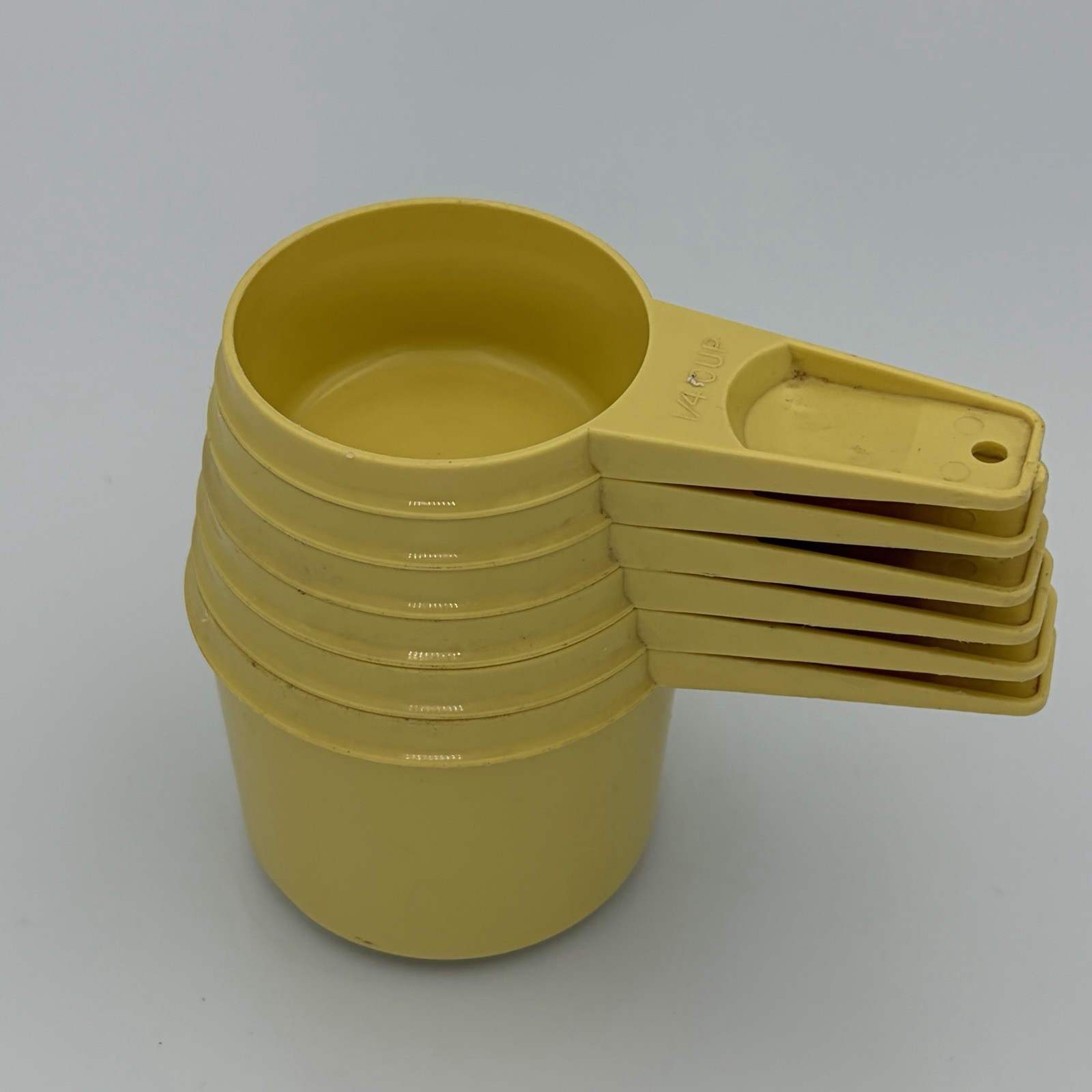 Tupperware Vtg Set of 6 Gold Yellow Nesting Measuring Cups Baking