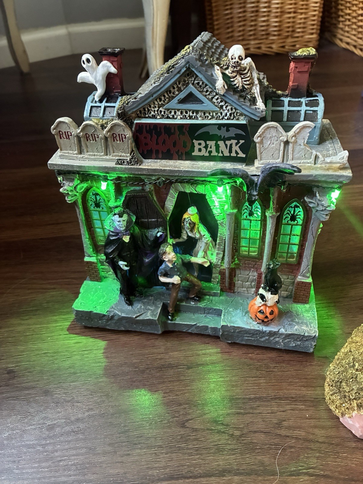 1997 Spooky Hollow Lighted Porcelain Witch House With Original Box