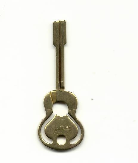 GOLD BRASS CIGARETTE TOBACCO ROACH CLIP GUITAR KEYCHAIN CLIP ORIGINAL MADE IN US