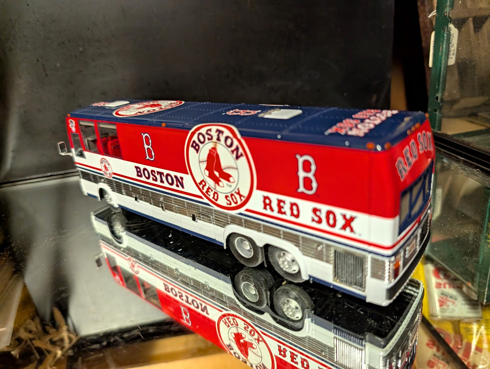 Boston Red Sox Team Bus Collectible Model w/ Accessories Danbury Mint 1:50 scale