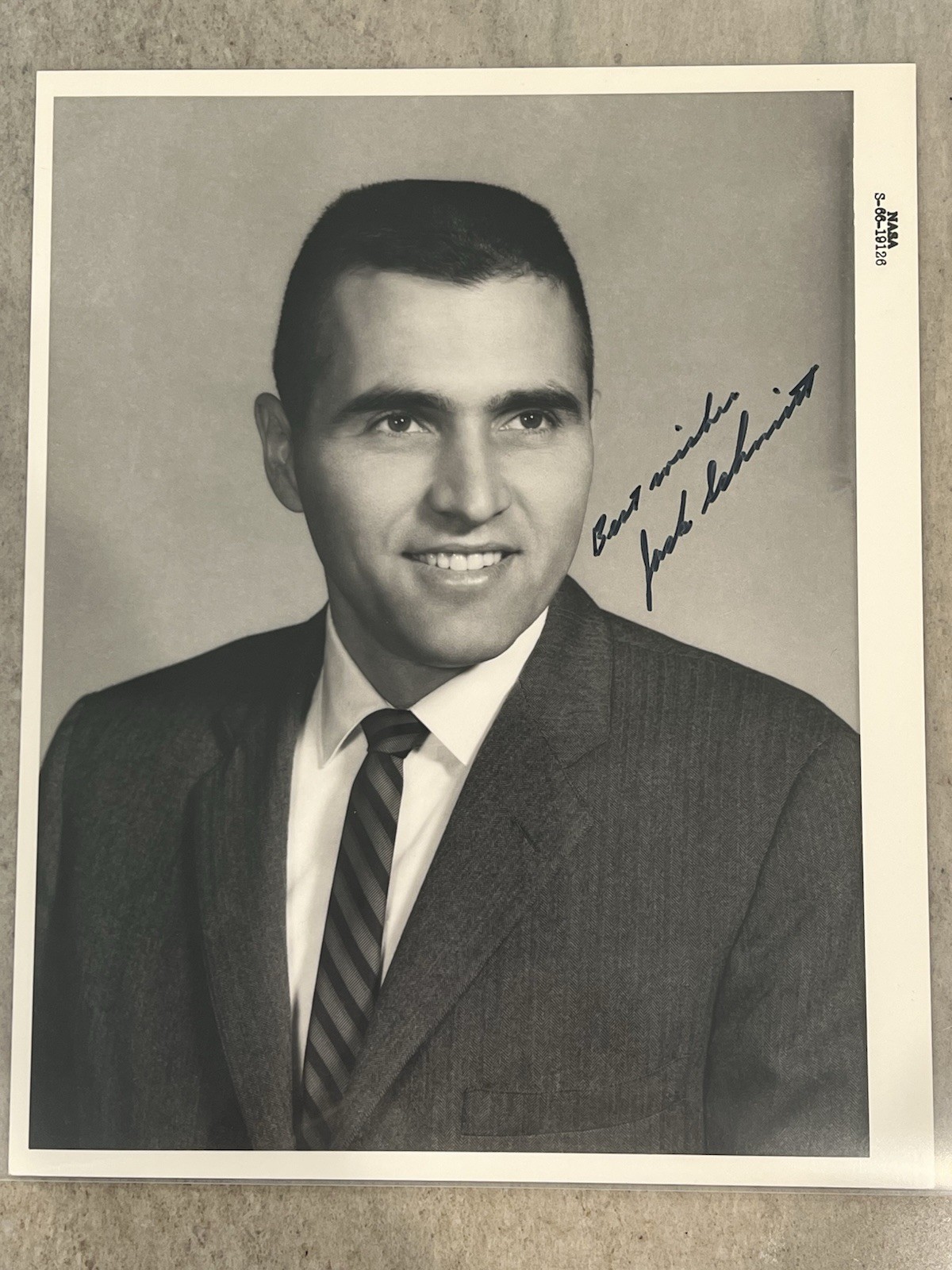 HARRISON “JACK” SCHMITT RARE NASA Hand Signed/Auto 8x10 APOLLO - OG. NASA PHOTO HARRISON “JACK” SCHMITT RARE NASA Hand Signed/Auto 8x10 APOLLO - OG. NASA PHOTO