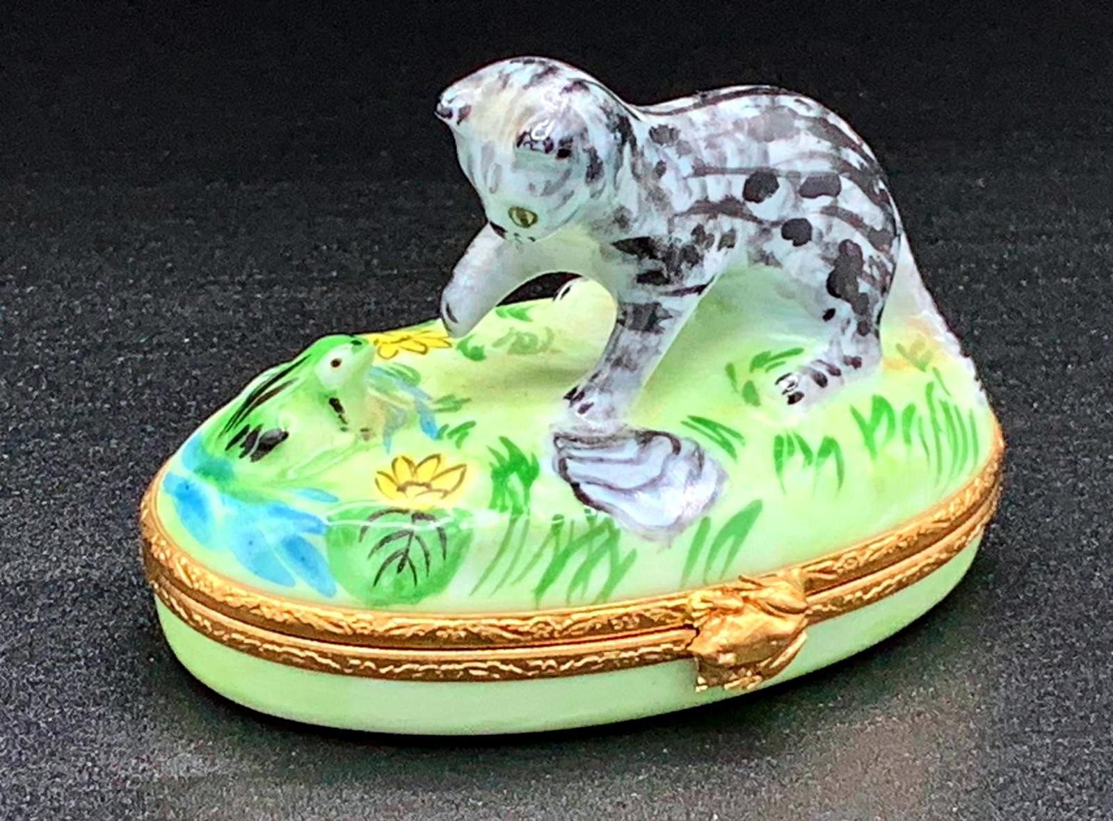 Authentic Limoges Peint Main Cat & Frog Trinket Box – Hand-Painted – France
