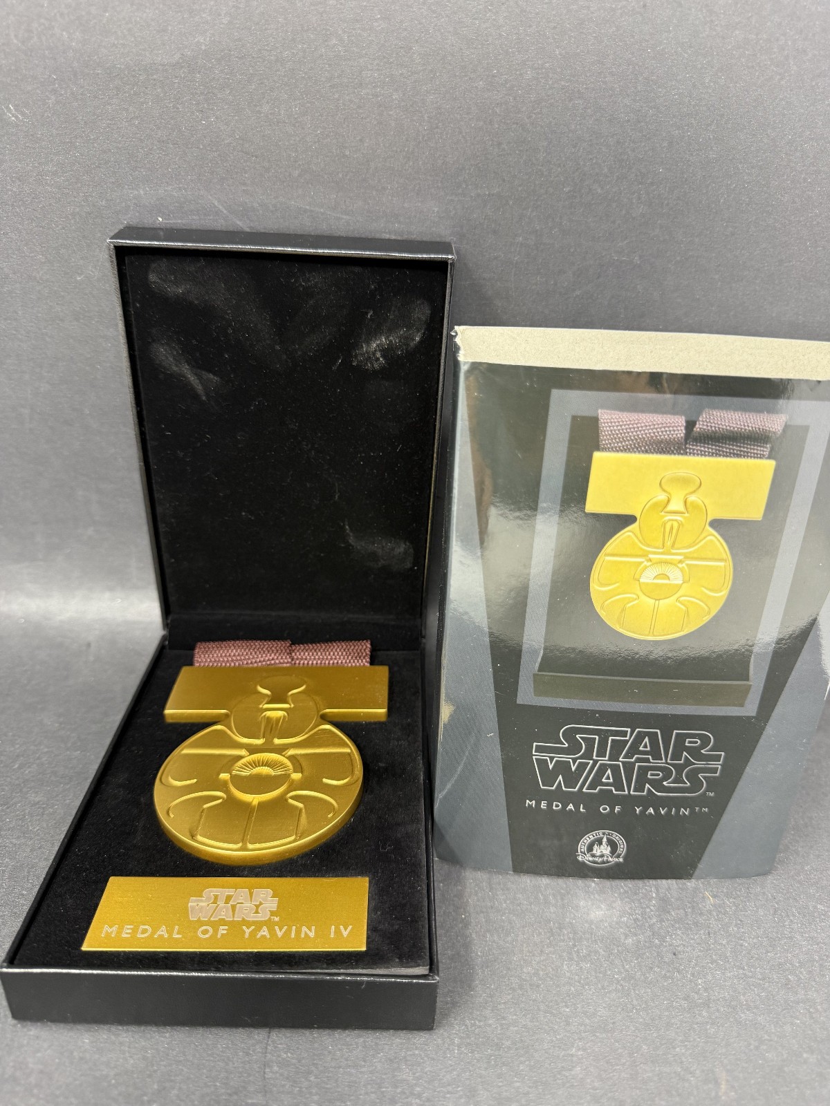 Disney Parks Star Wars Medal of Yavin IV Bravery Luke Han Solo New In Box NIB