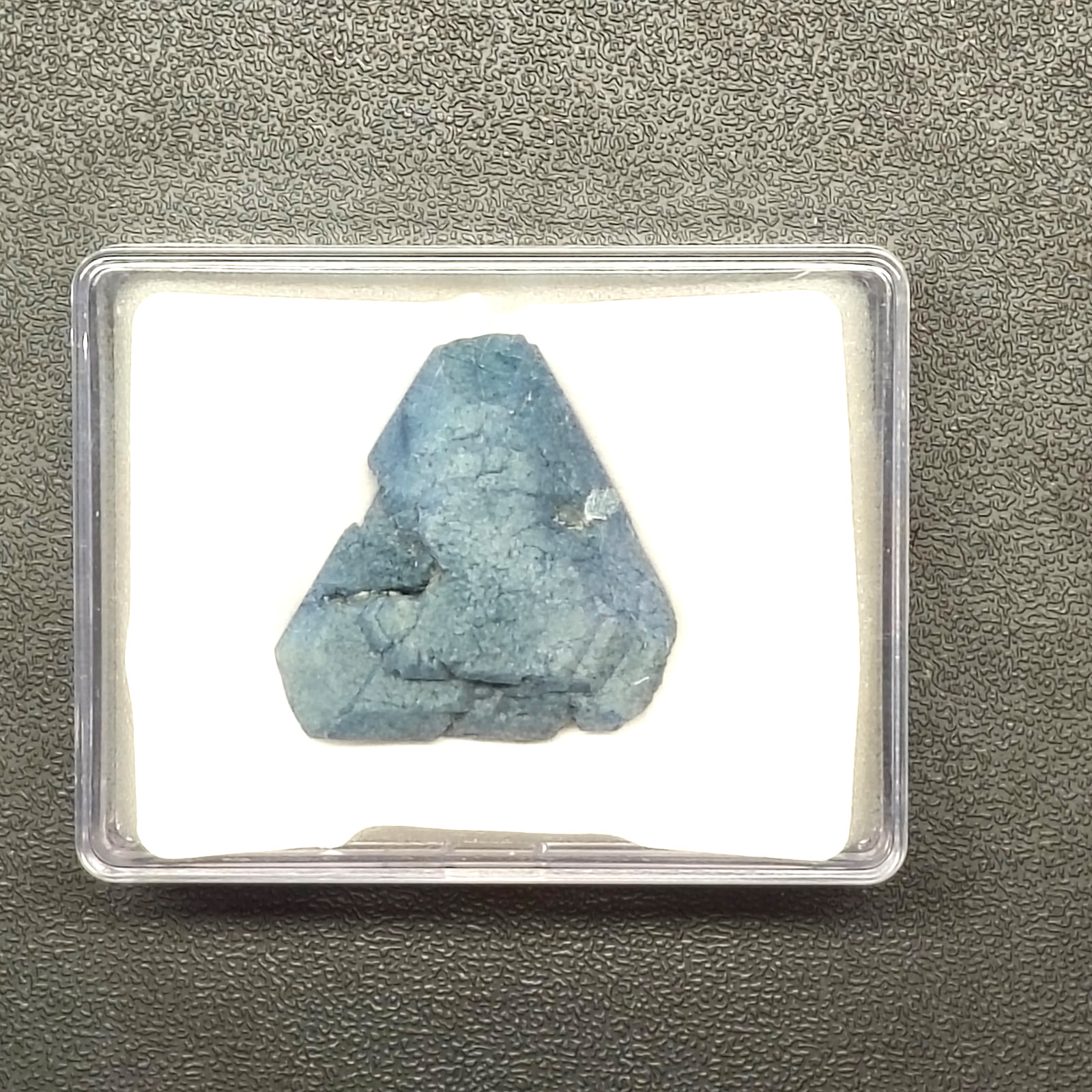 BENITOITE CRYSTAL TRIANGLE SPECIMEN \
