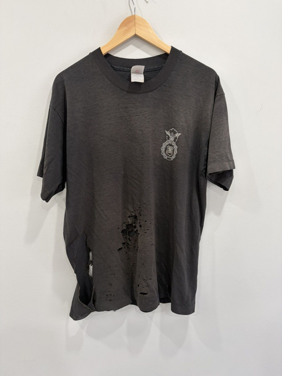 Vtg Police US Air Force Sun Faded Thrashed Tee Shirt grunge