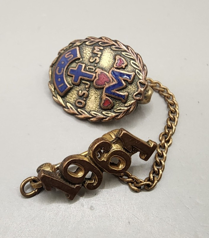 Vintage 1961 Nursing School Crest Pin Badge 1961 Guard Chain Enamel Gold Tone