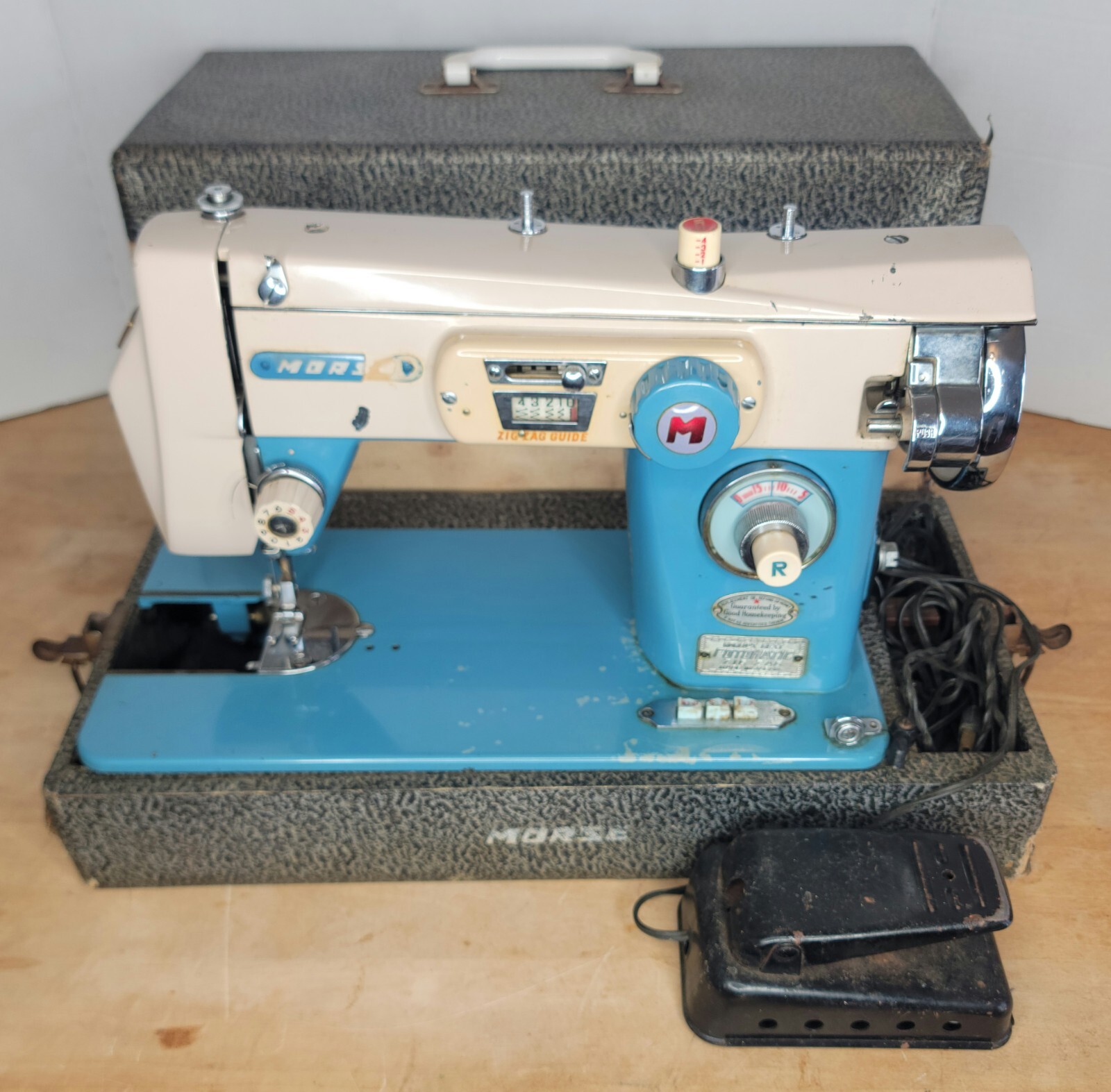 Vintage Morse Model 4100 Zig Zag Sewing Machine Tested Read Description 