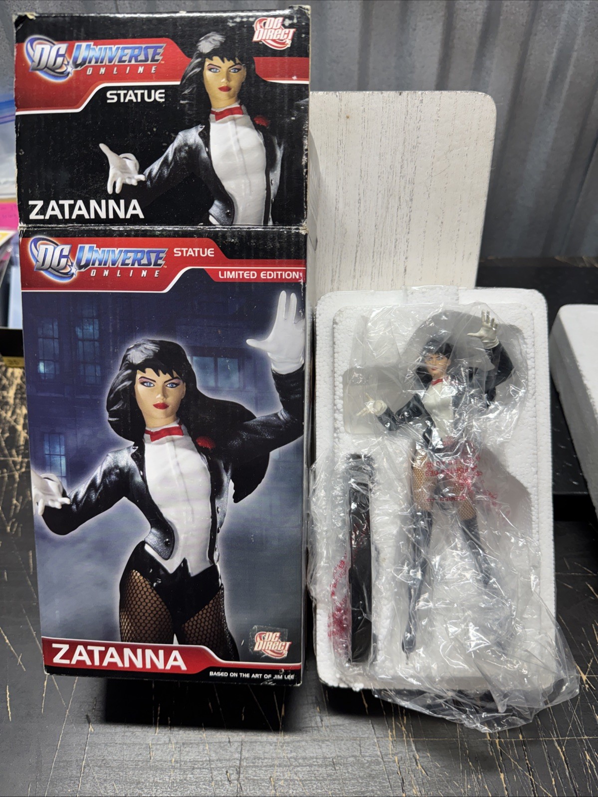 Zatanna Statue 392/4000 DC Universe Online Jim Lee DC Direct Zatanna Statue 392/4000 DC Universe Online Jim Lee DC Direct