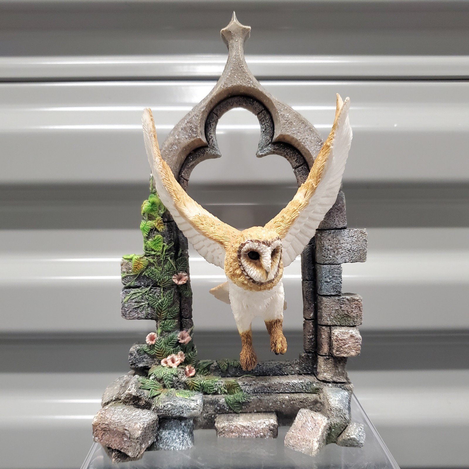 Vintage 1999 Leonardo Collection Barn Owl Figurine Stone Arch Rare Flight Pose