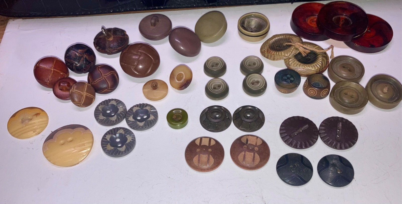 Unique antique vintage old sewing buttons wooden plastic leather 2 hole crafts 