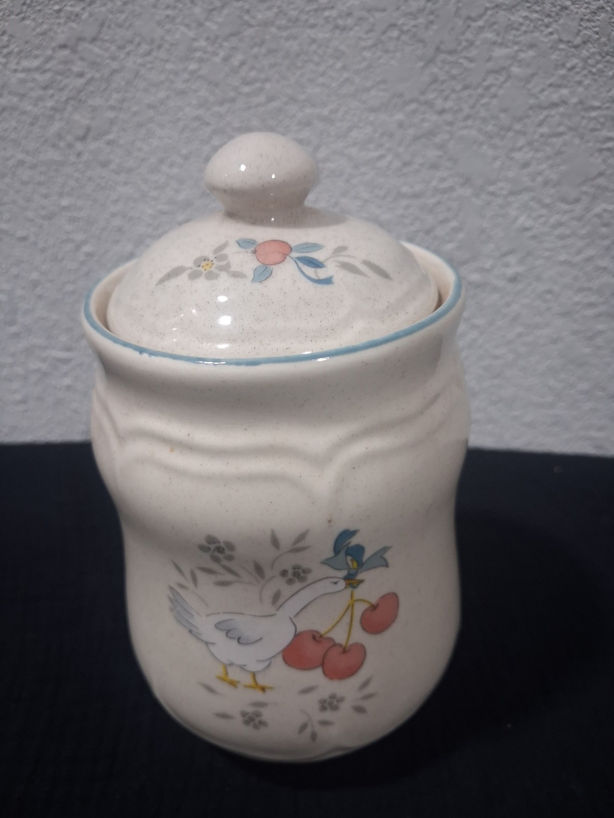 Vintage Marmalade International Goose Cherry Ceramic Canister Jar With Lid Vintage Marmalade International Goose Cherry Ceramic Canister Jar With Lid