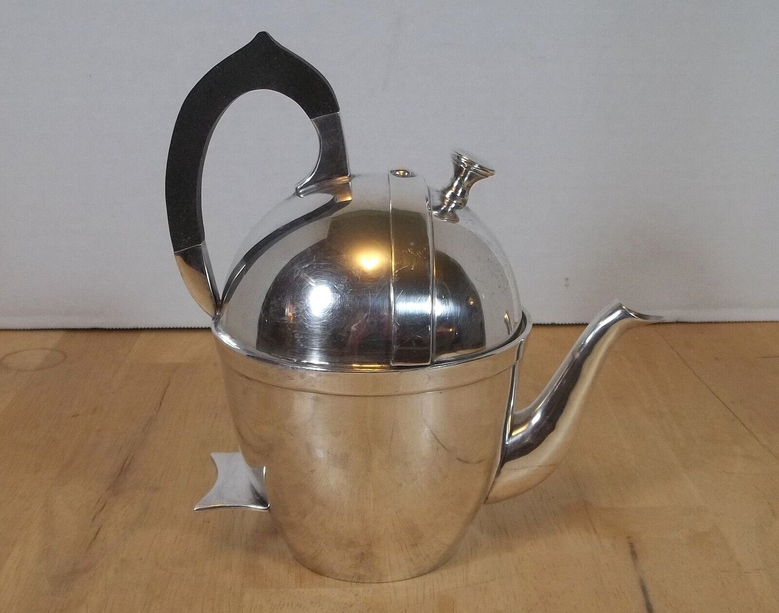 Metropolitan Silverware 3 Cup Simple Yet Perfect Style Silver Plated Teapot