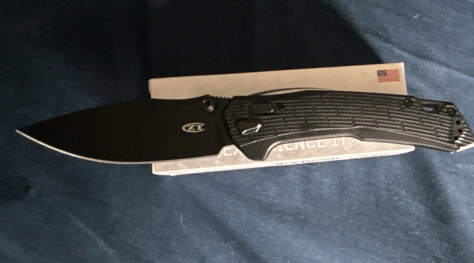 ZT 0203 Duralock Pocketknife CPM-M4 Black Drop Point Plain Edge G10