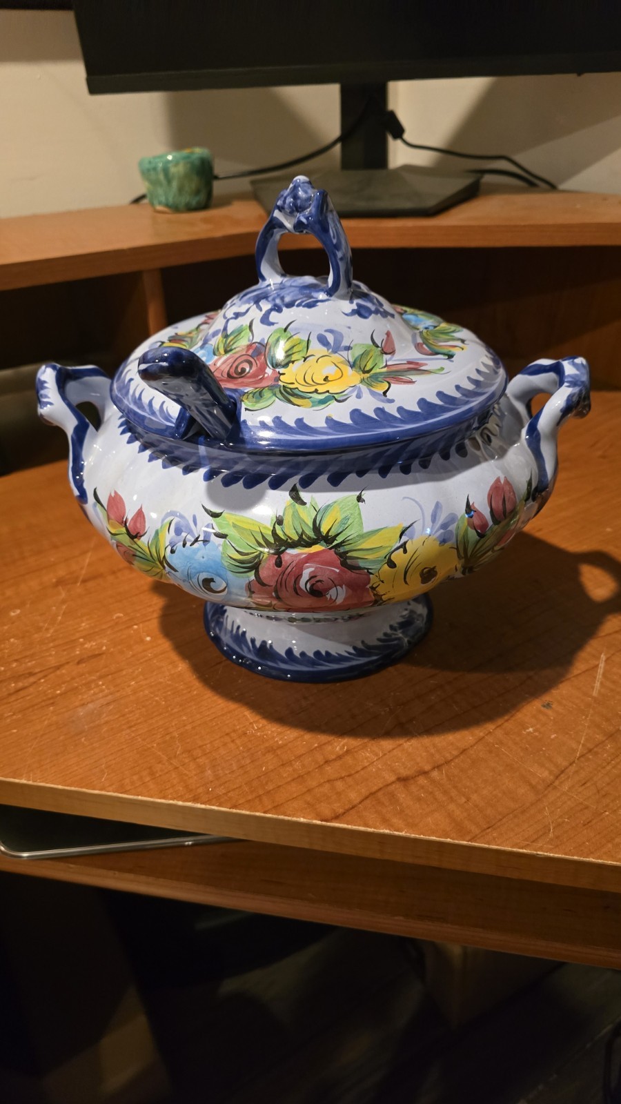 vintage Vestal Alcobaça hand-painted ceramic soup tureen, made in Portugal vintage Vestal Alcobaça hand-painted ceramic soup tureen, made in Portugal