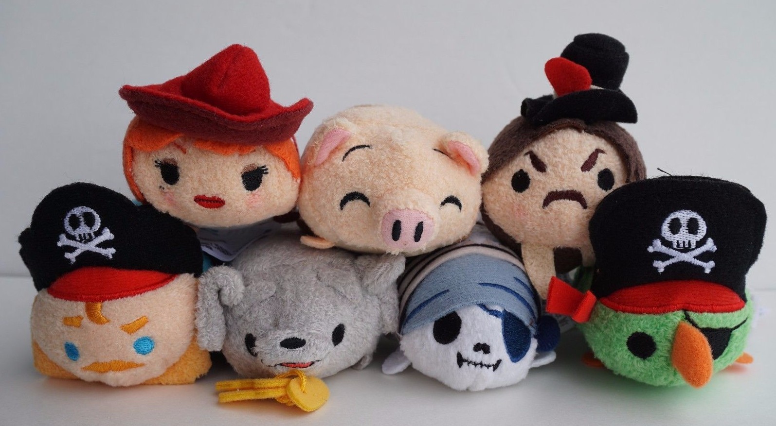 NWT Authentic Disney Pirates of the Caribbean Tsum Tsum COMPLETE SET OF 7
