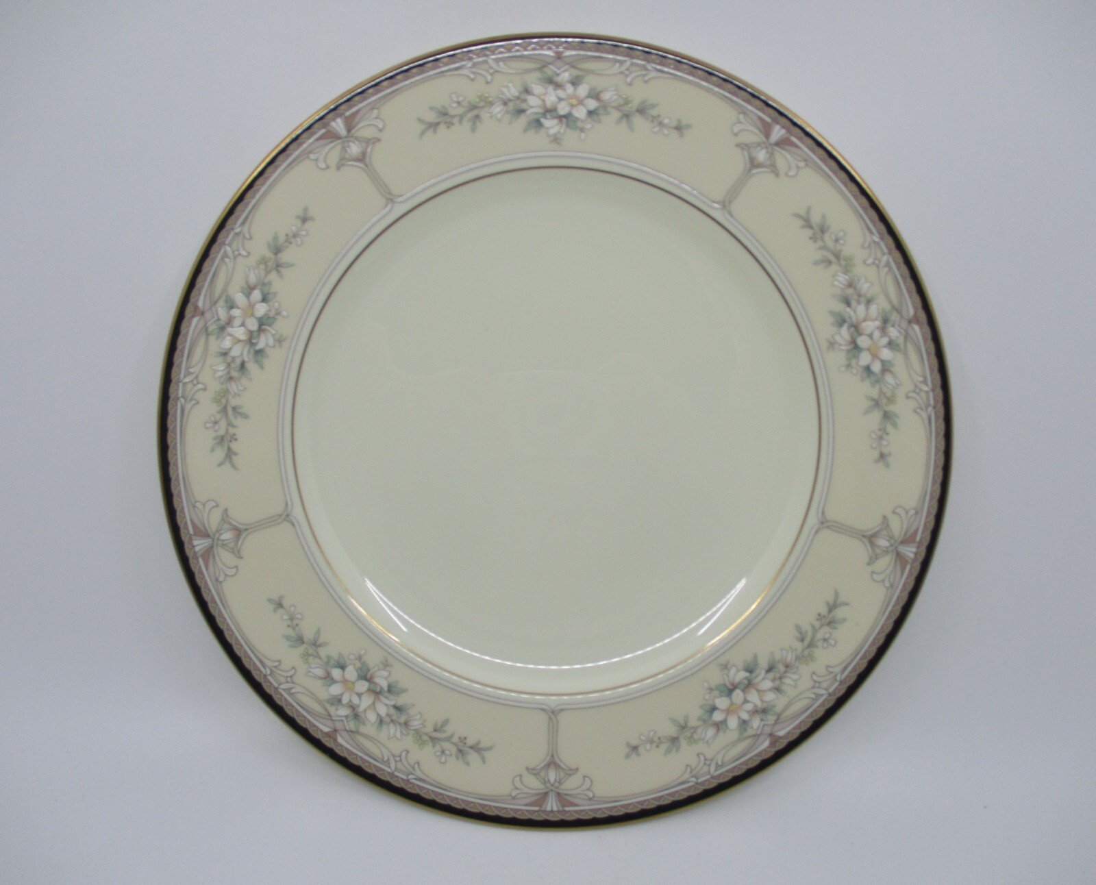 NORITAKE CHURCHILL DINNER PLATE  - 10 5/8\