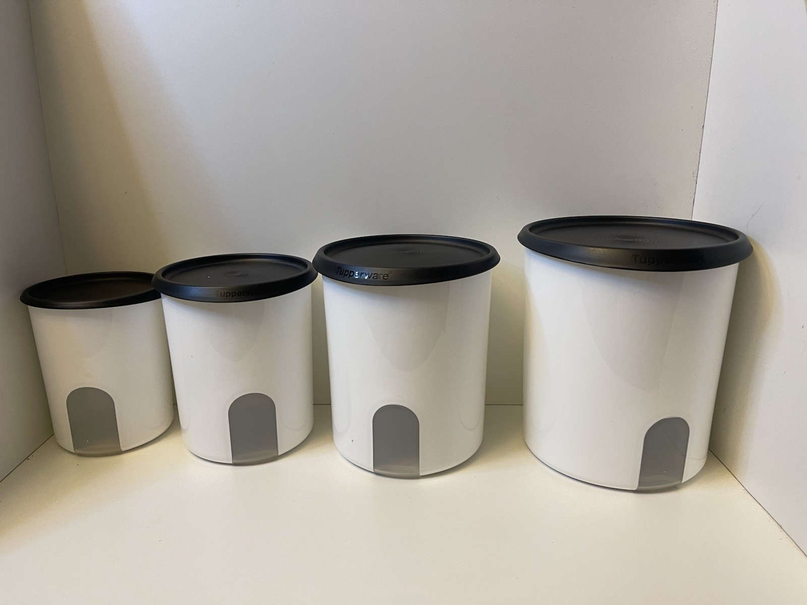Tupperware NEW One-Touch Reminder Canister Set of 4with black seals