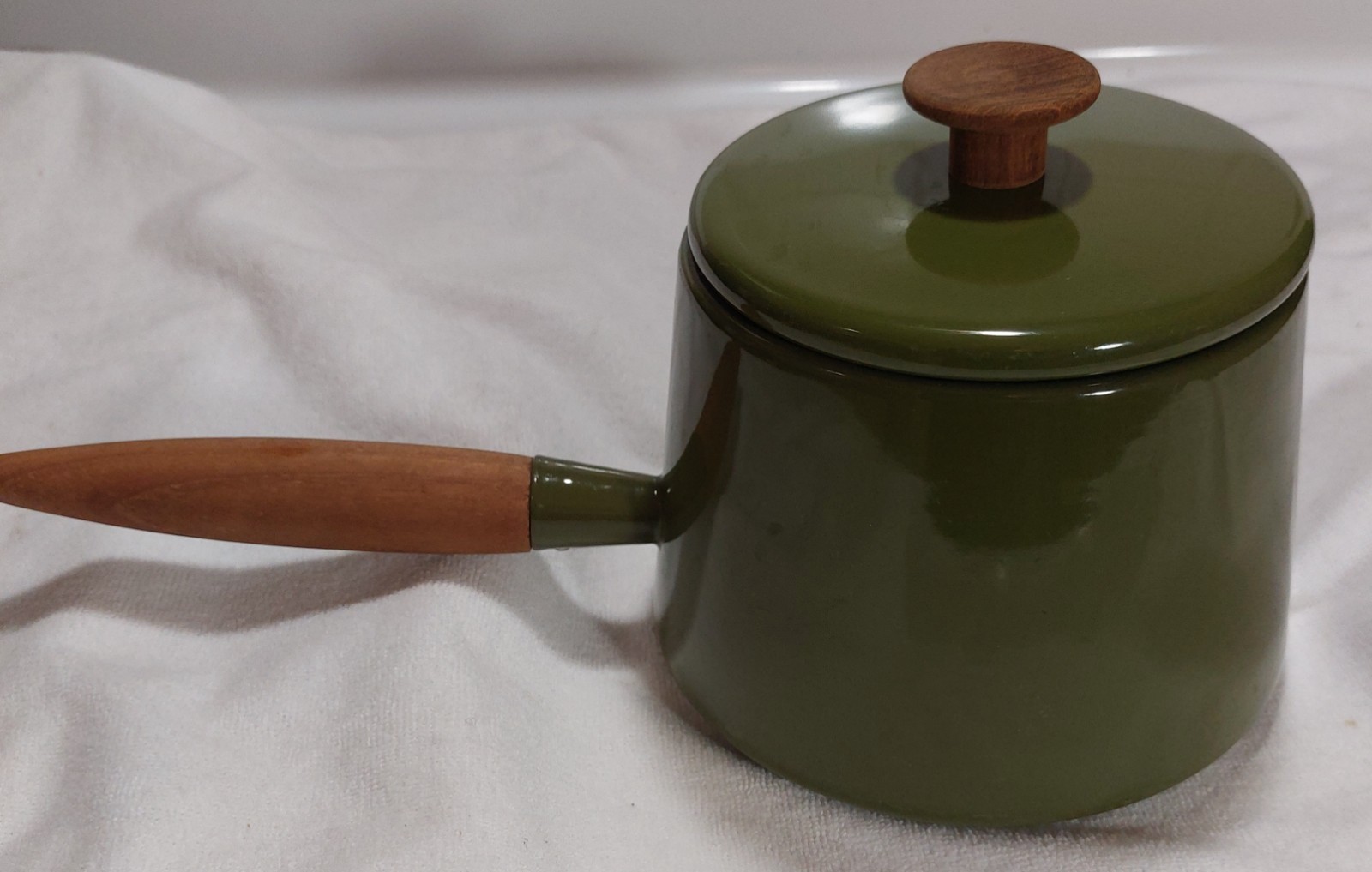 VTG MCM 1969 Copco by Michael Lax Avacado Green Enamel Saucepan Teak Handles VTG MCM 1969 Copco by Michael Lax Avacado Green Enamel Saucepan Teak Handles