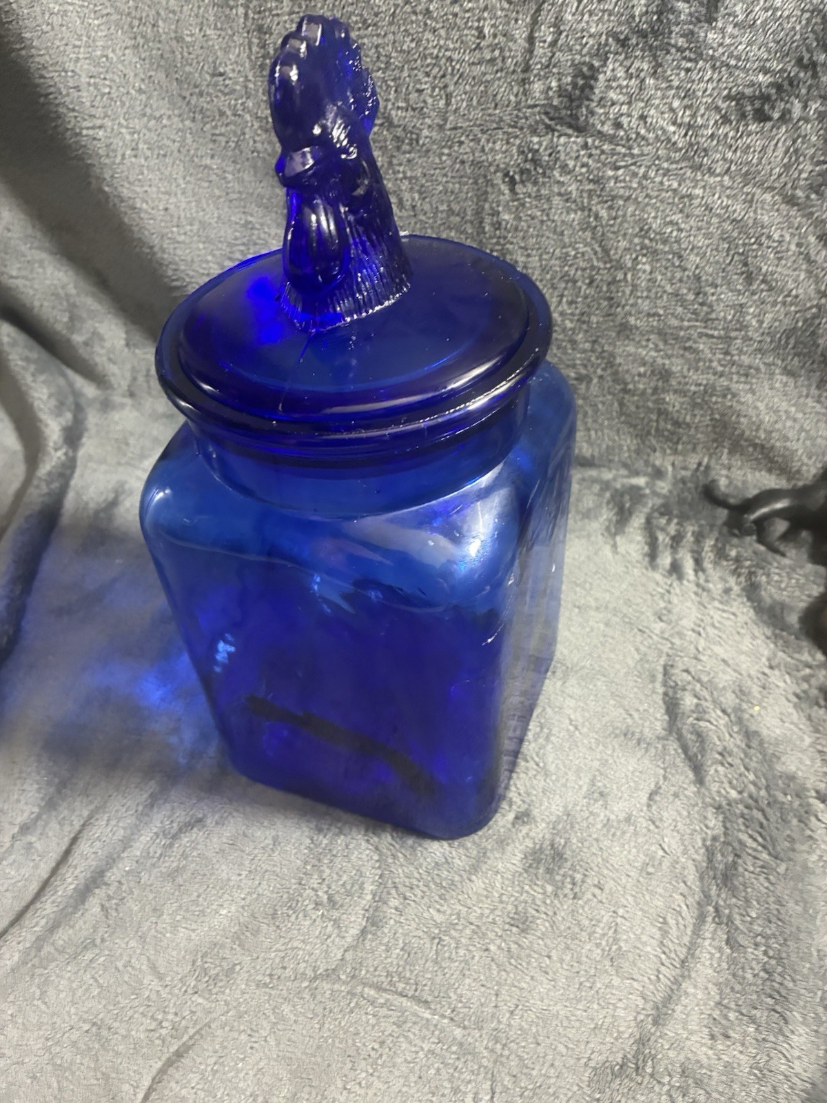 Vtg Cobalt Blue Glass Apothecary Jar Rooster Lid Decorative Storage Canister Vtg Cobalt Blue Glass Apothecary Jar Rooster Lid Decorative Storage Canister