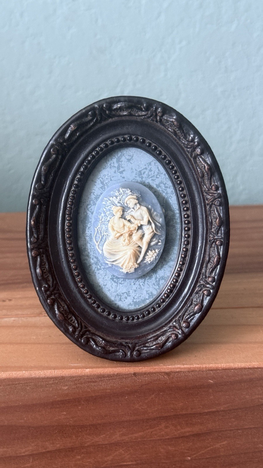 Vintage Oval Framed 3D Victorian Romantic Couple Cameo Miniature Art