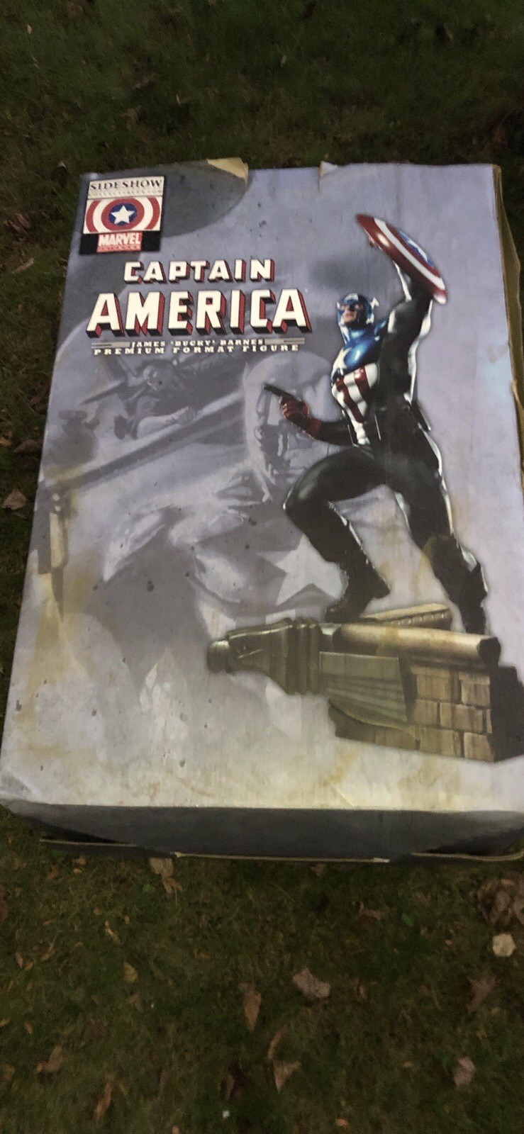 0028/1000 Captain America “ James Bucky Barnes “ . Item Number 300055 . 