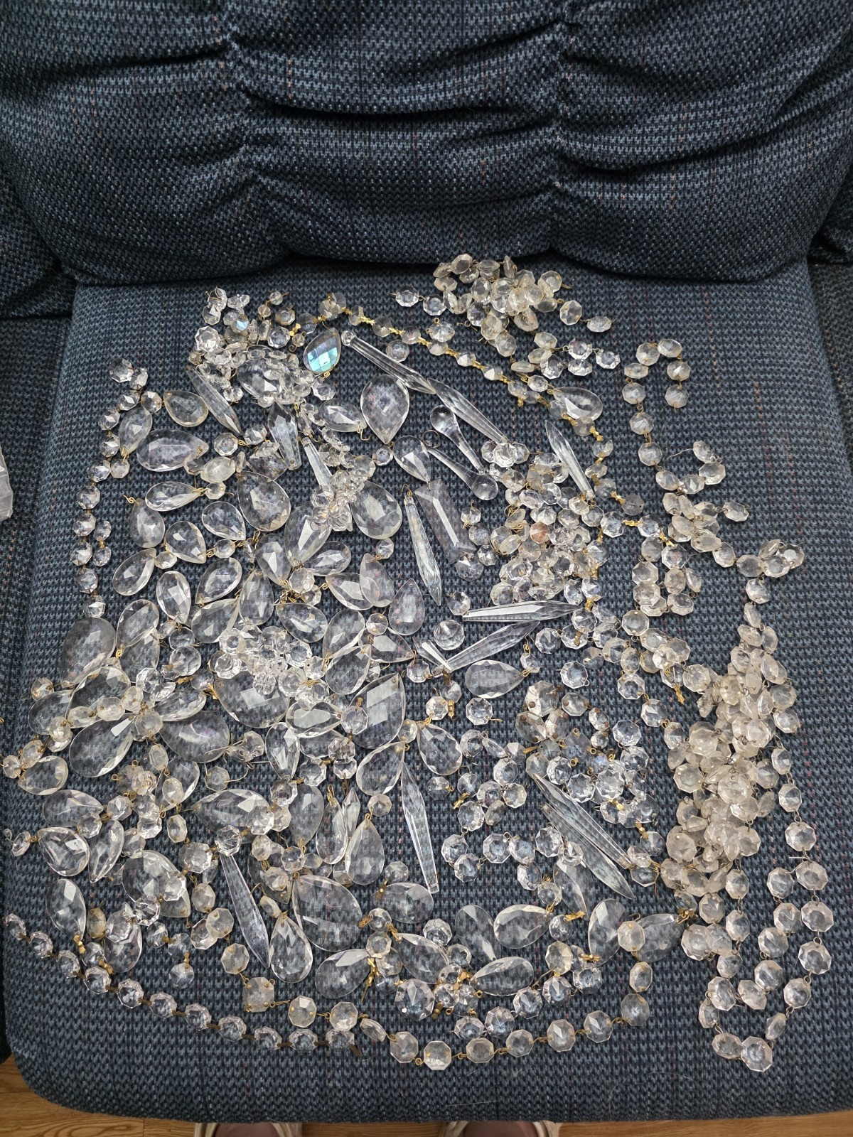 ***MASSIVE VINTAGE CHANDELIER CRYSTAL LOT PARTS***