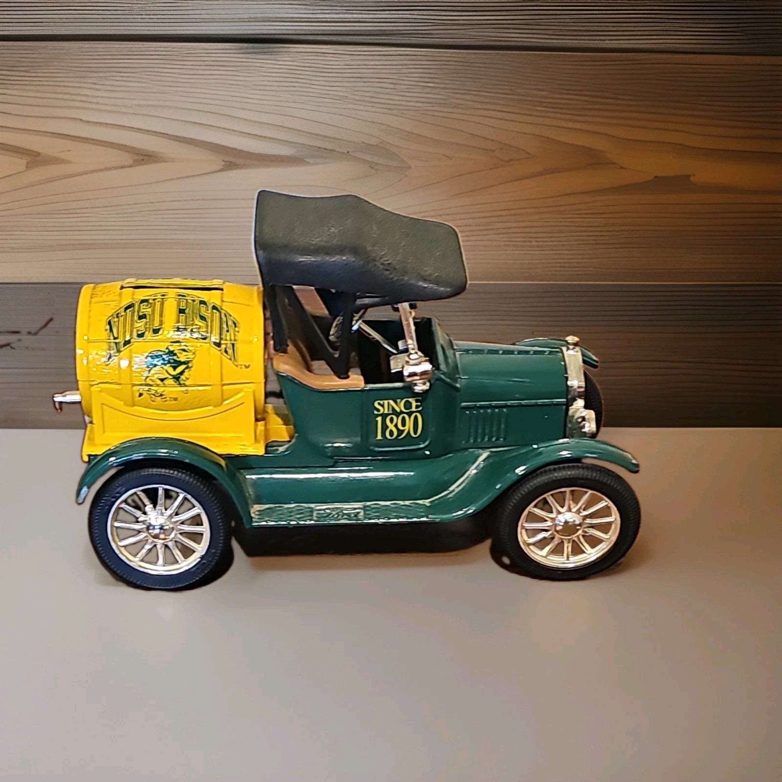 Ertl 1/25 Scale Diecast 1918 Ford 1918 Barrel Bank NDSU Bison Collegiate #9416