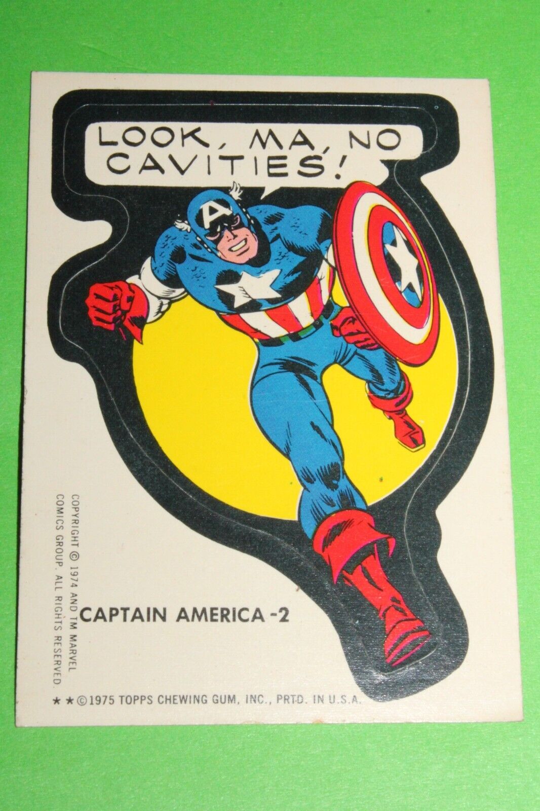 1974 1975 TOPPS MARVEL SUPER HEROES STICKERS CAPTAIN AMERICA 2 LOOK, NO CAVITIES