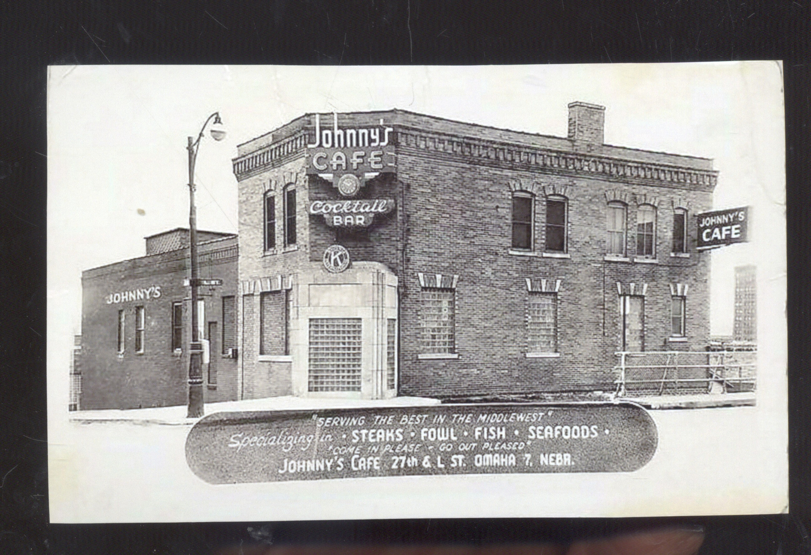 REAL PHOTO OMAHA NEBRASKA JOHNNY\'S CAFÉ RESTAURANT ADVERTISING POSTCARD COPY
