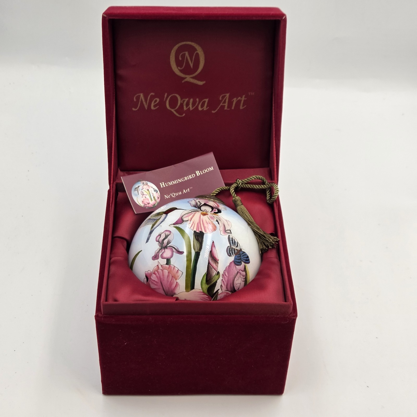 Ne Qwa Art Hummingbird Bloom Iris Round 4\