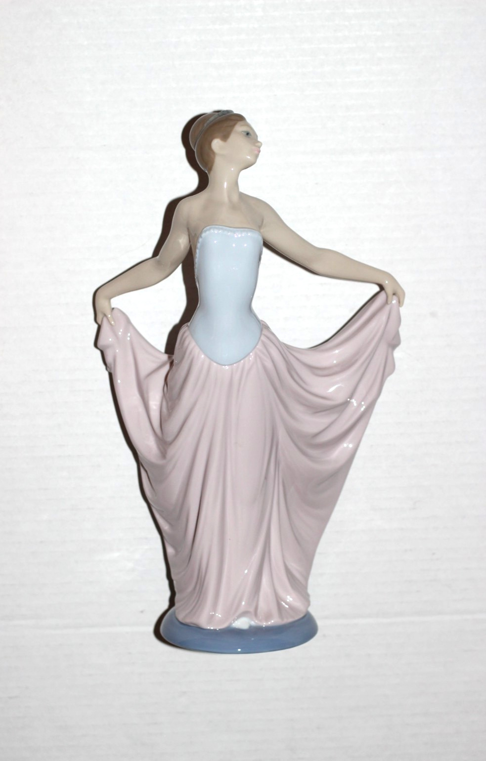 LLADRO FIGURINE THE DANCER #5050 RETIRED 1979 EXCELLENT CONDITION LLADRO FIGURINE THE DANCER #5050 RETIRED 1979 EXCELLENT CONDITION