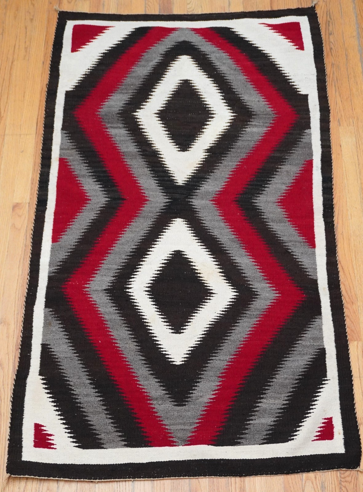 Antique Navajo Dazzler Eyes Indian Handwoven Native American Wool Rug 3\'6\