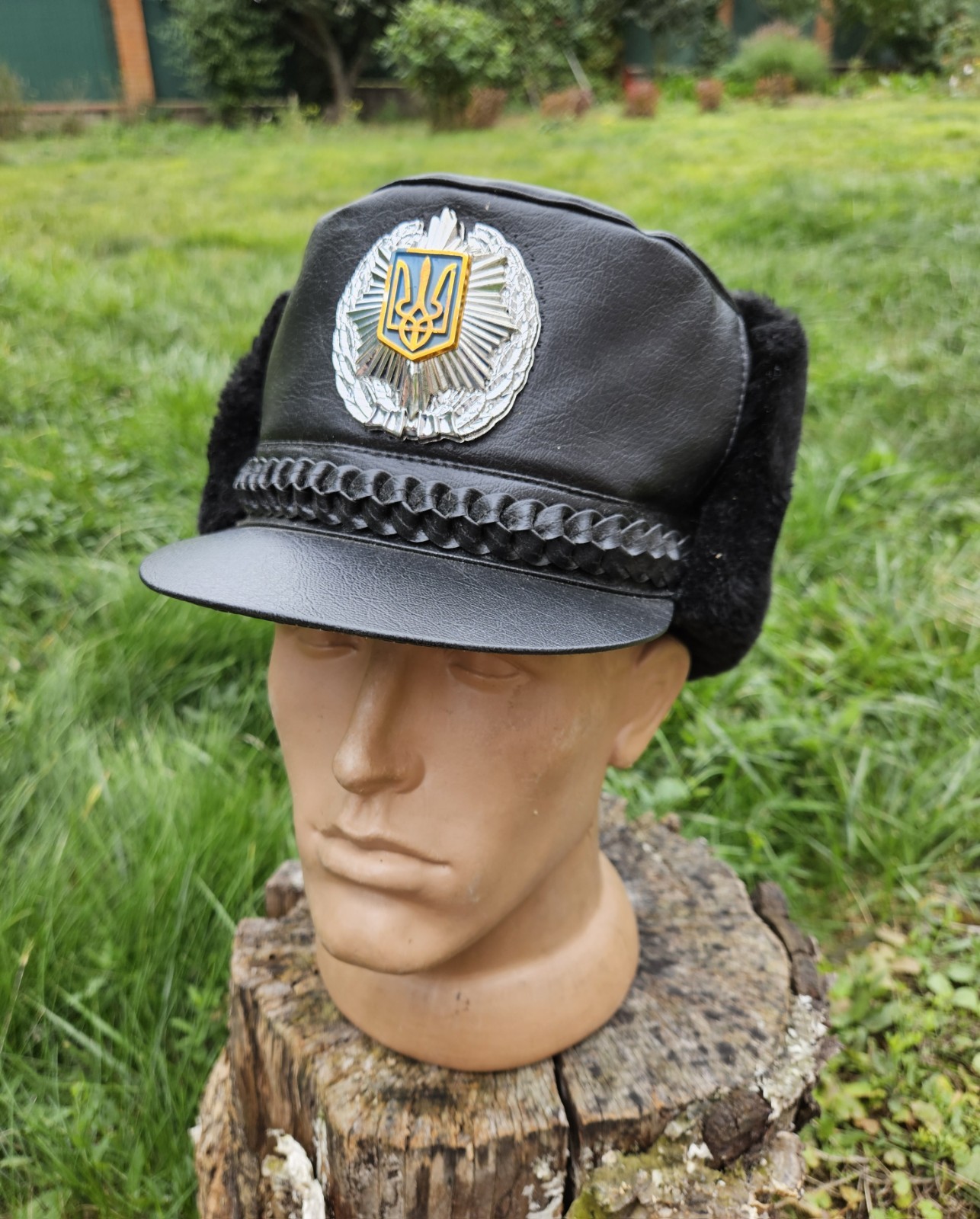 Ukrainian Officer Winter Hat Uniform Cockade Military Size M / 57 Ukrainian Officer Winter Hat Uniform Cockade Military Size M / 57