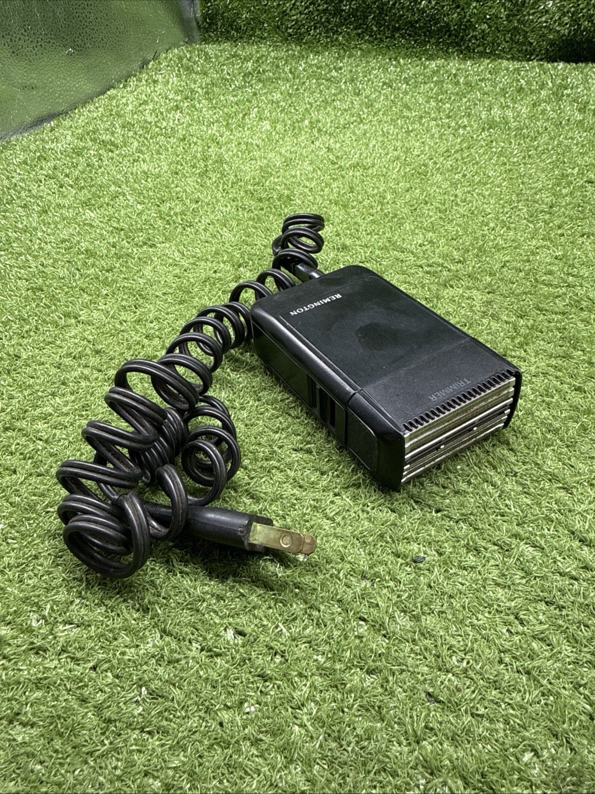 Vintage Remington 8MS2 Mens Electric Shaver with Charger. E3 Vintage Remington 8MS2 Mens Electric Shaver with Charger. E3