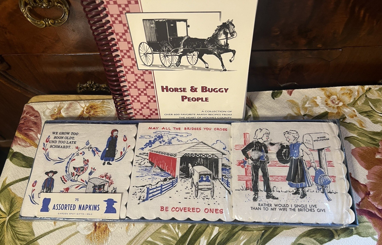 VTG Amish Cookbook & 74 Napkins Cooking With The Horse & Buggy People NEW VTG Amish Cookbook & 74 Napkins Cooking With The Horse & Buggy People NEW