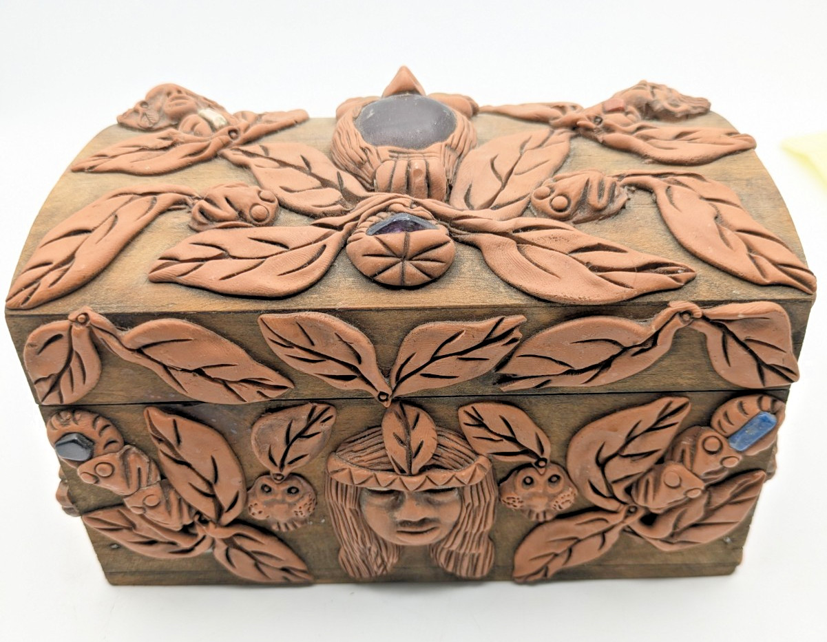 OOAK UNIQUE VTG EL SALVADOR FOLK ART WOOD BOX OWL BEESWAX TREE SAP CARVING