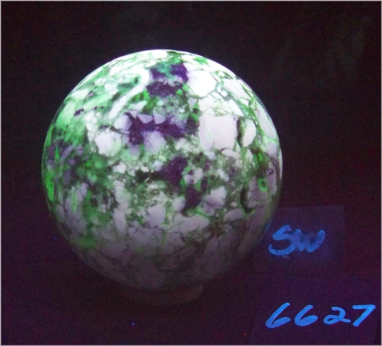 Fluorescent AZ Chalcedony Magnesite Large 95mm Sphere for UV Decor Display 6627