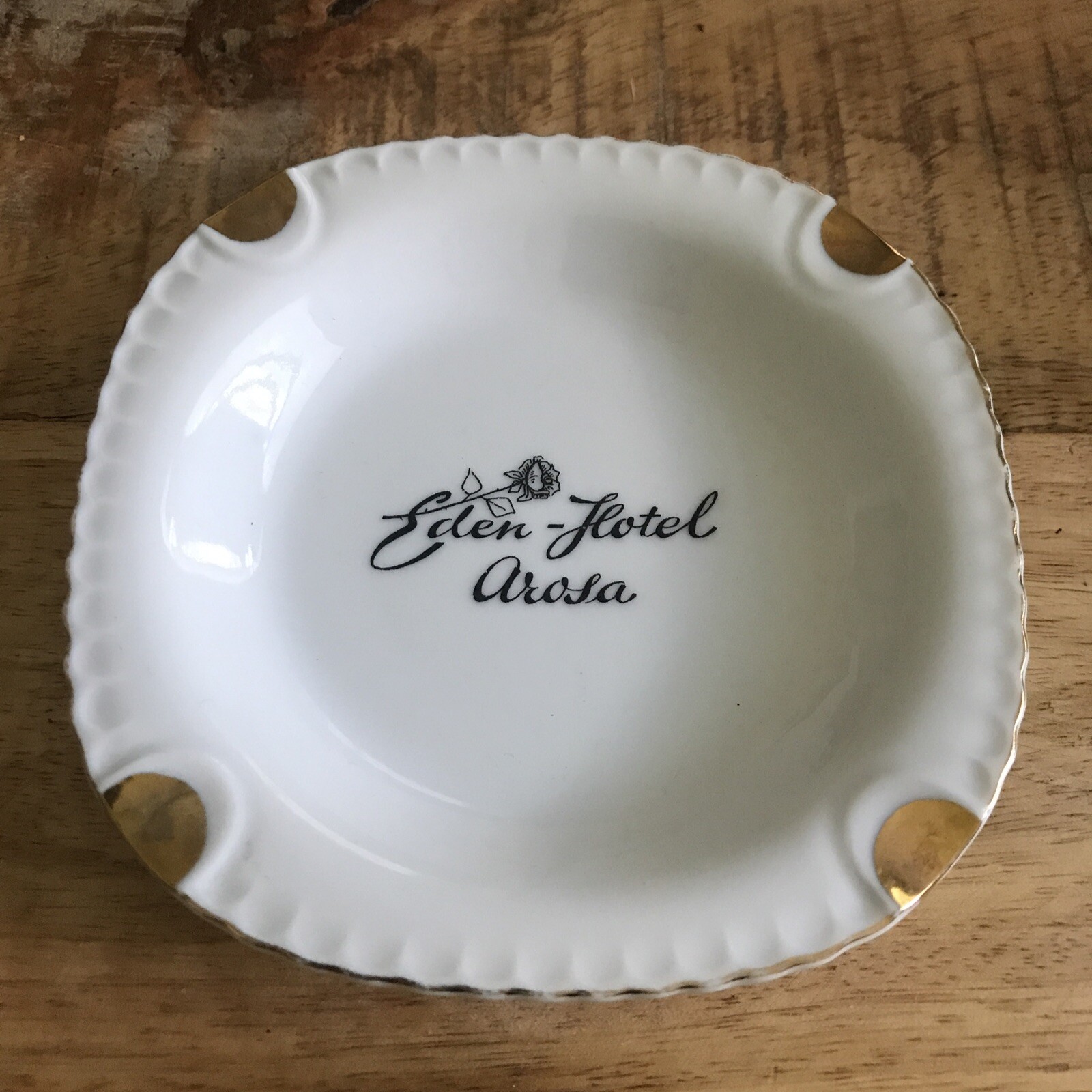 VINTAGE AROSA HOTEL ASHTRAY SWITZERLAND TRAVEL Smoking Cigarette Cigars Travel VINTAGE AROSA HOTEL ASHTRAY SWITZERLAND TRAVEL Smoking Cigarette Cigars Travel