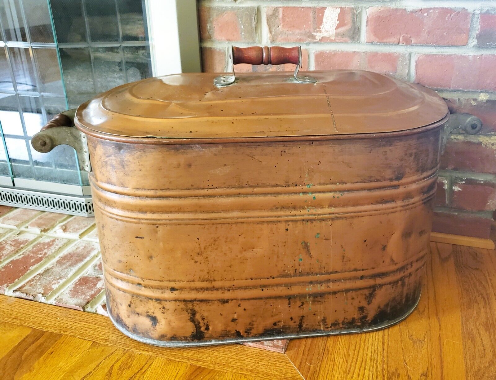 Antique Copper Boiler Wash Tub Basin with Wood Handles 1920's vintage ham