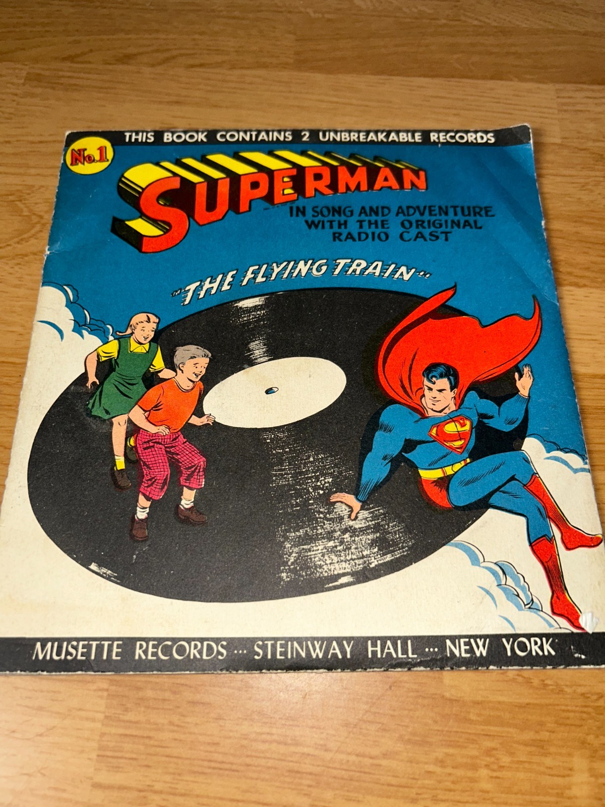 1947 VINTAGE SUPERMAN No. 1  THE FLYING TRAIN Two 78rpm Records + Comic Book