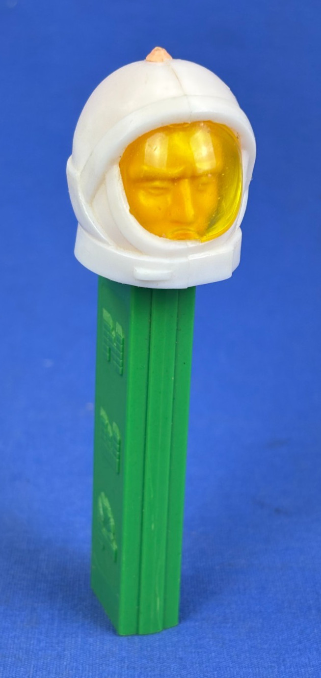 Vintage Pez Astronaut No Feet Austria 3.9 Green Stem White Helmet Yellow Shield