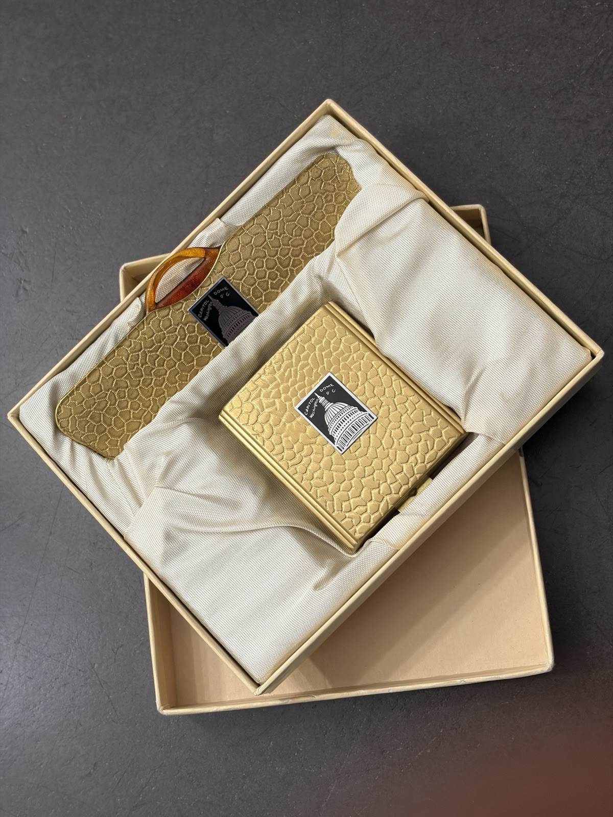 1940s Zell Fifth Avenue Dovell Capitol Dome Washington DC Compact Boxed w/ Comb