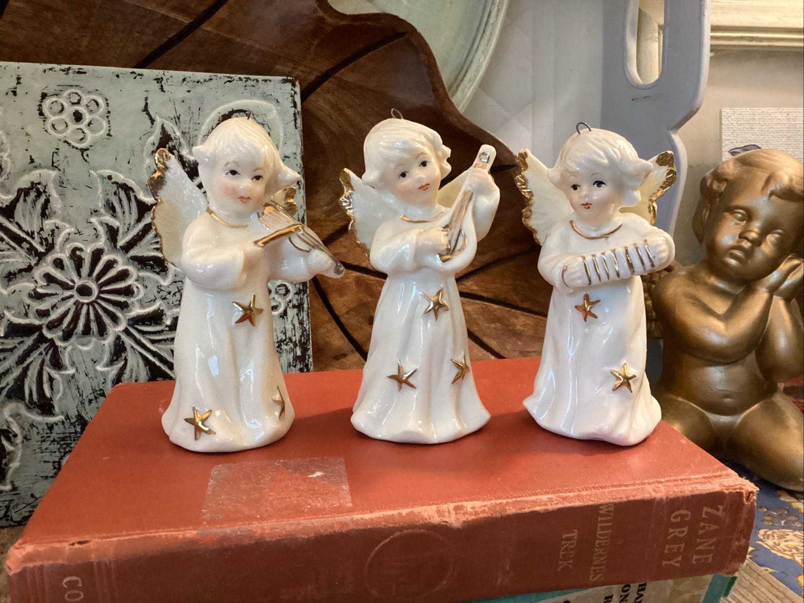 Angels - VTG White & Gold Porcelain Angel Christmas Ornaments/Decor Set Of 3 Angels - VTG White & Gold Porcelain Angel Christmas Ornaments/Decor Set Of 3