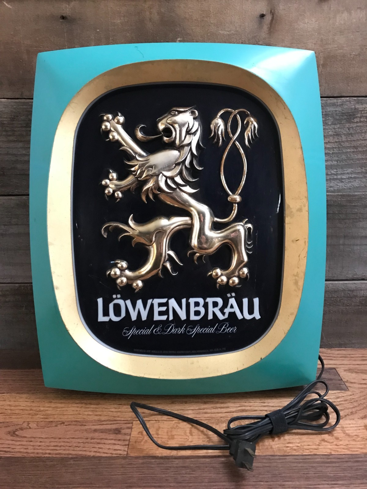 VTG 1976 LOWENBRAU BEER Light Special & Dark Special Beer Plastic Sign - Working