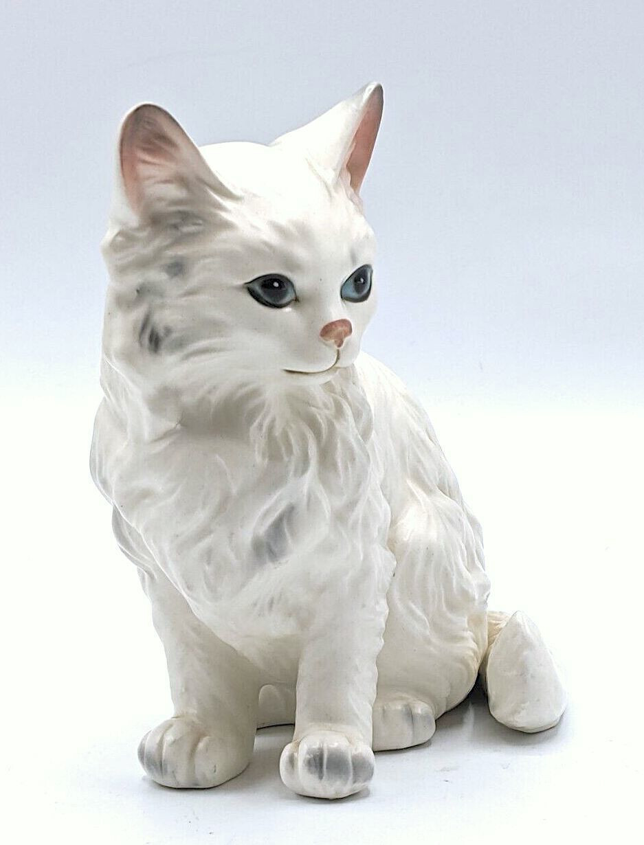 pre-1971 LEFTON bone china CAT FIGURINE white PERSIAN KITTEN 1514 (right)