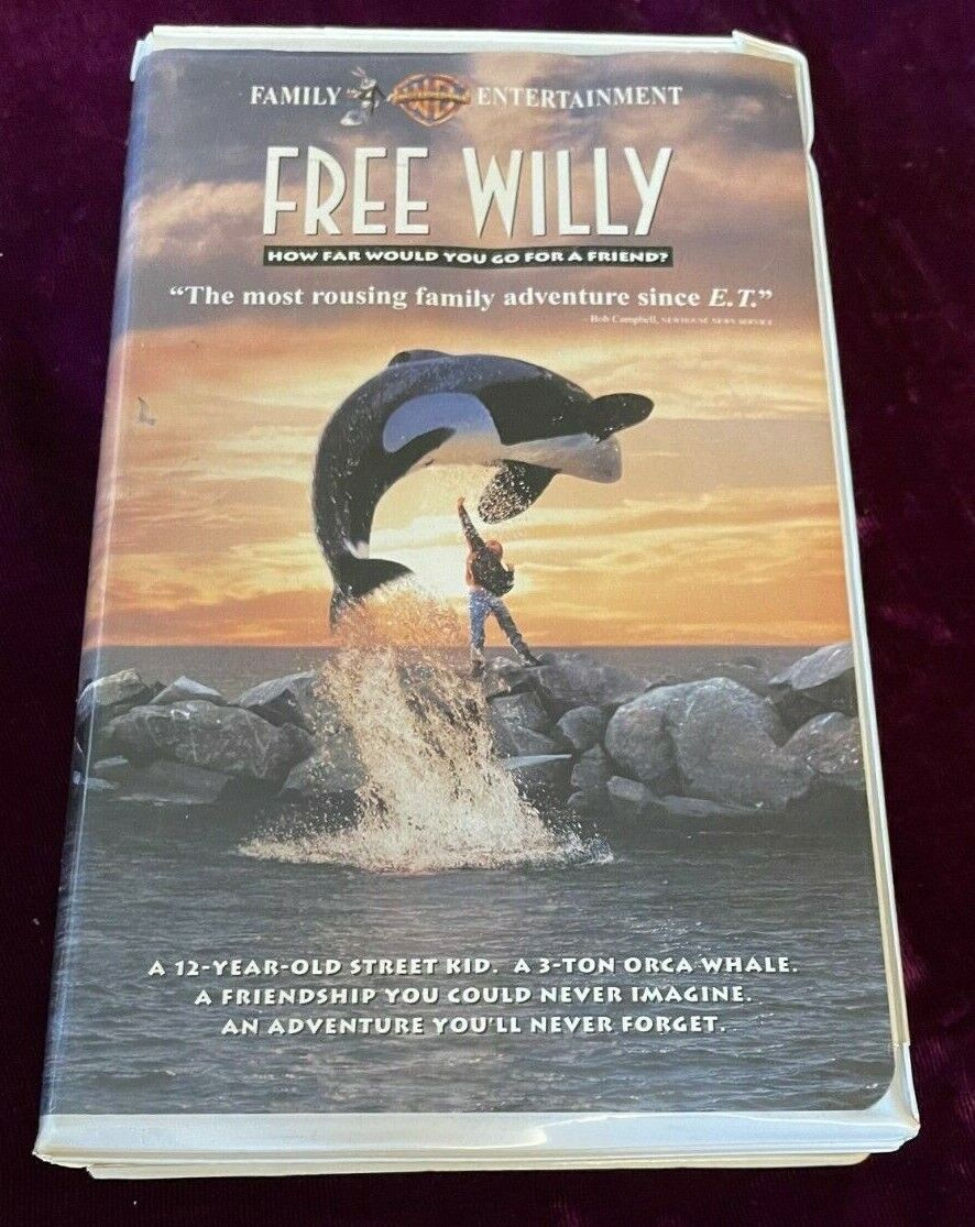 RARE 1993 FREE WILLY VHS TAPE VINTAGE CLAMSHELL CASE