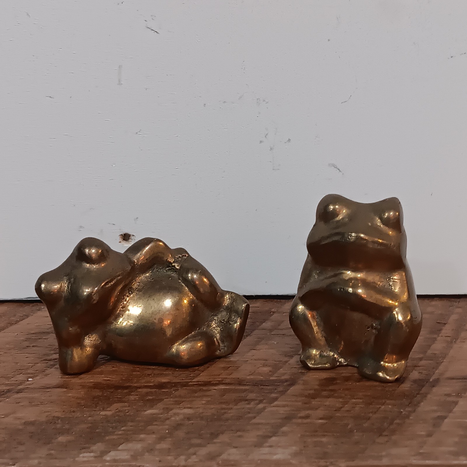Vintage MCM Solid Brass Small Chubby Frog Figurines Paper Weights Decor Set Of 2