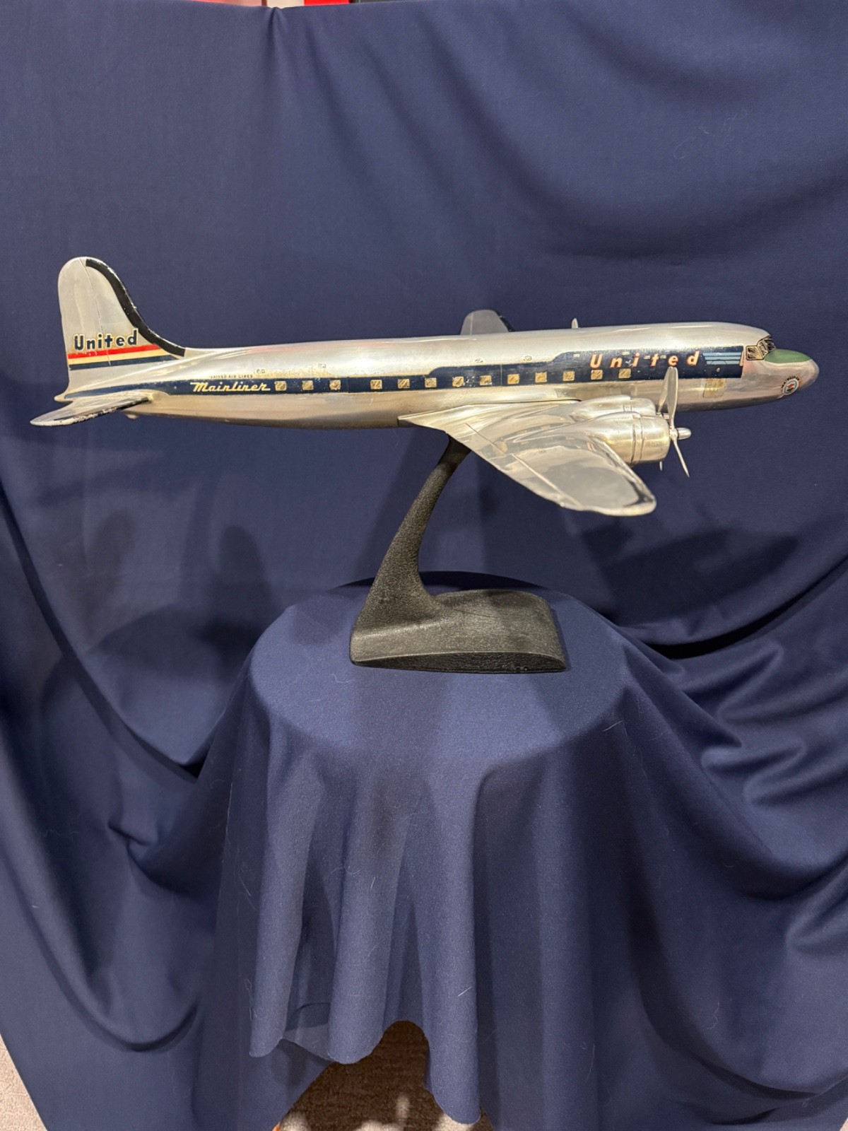 United Airlines DC-4/DC-6 vintage factory display model (DFM)